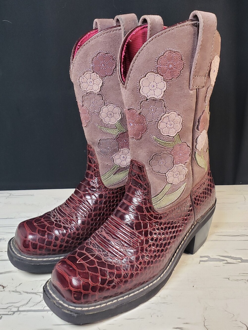 Ariat 'Baby Doll' style 16263 Snakeskin Embossed Square Toe Boots- Women's 6.5 B